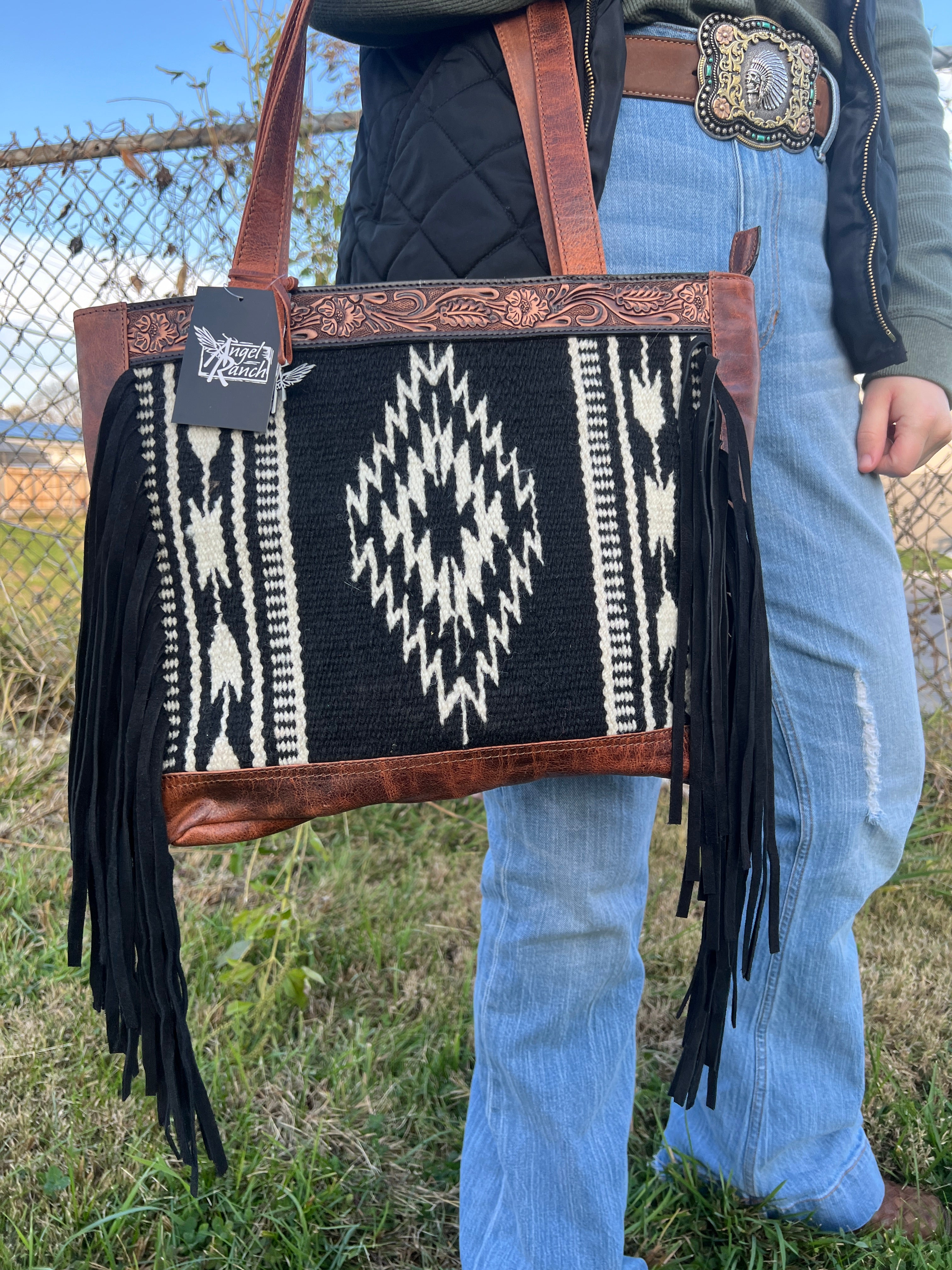 Angel Ranch Dixie Conceal Carry Aztec Fringe Tote D330004897