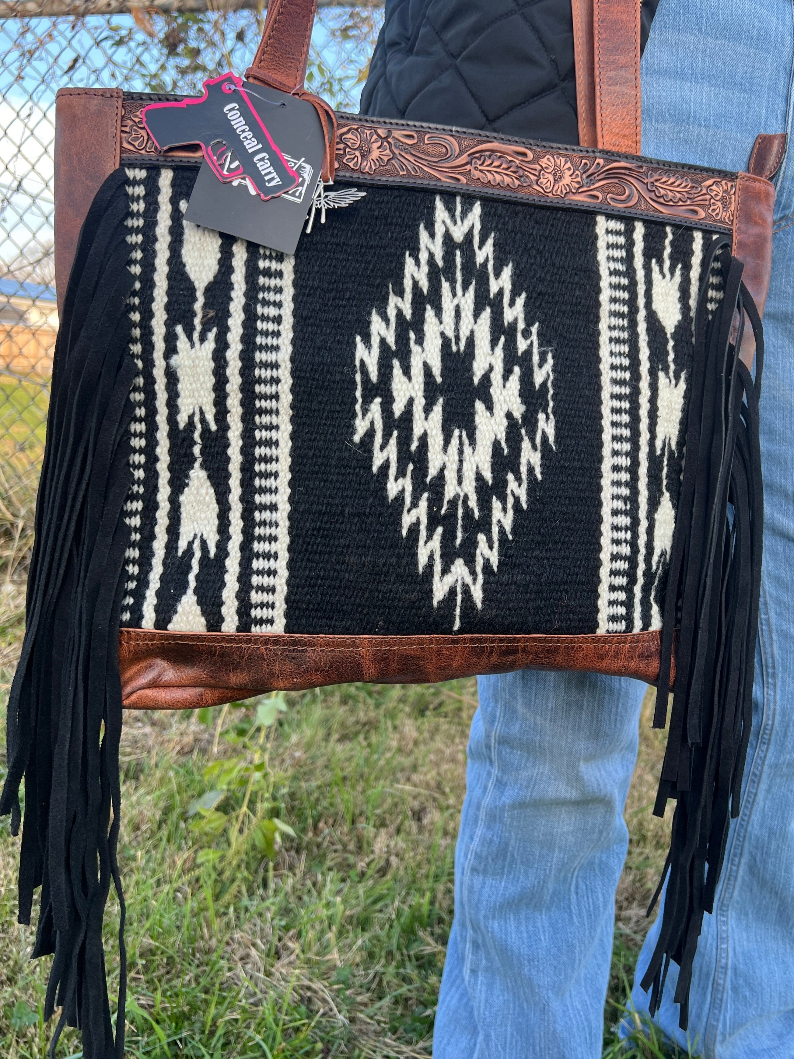 Angel Ranch Dixie Conceal Carry Aztec Fringe Tote D330004897