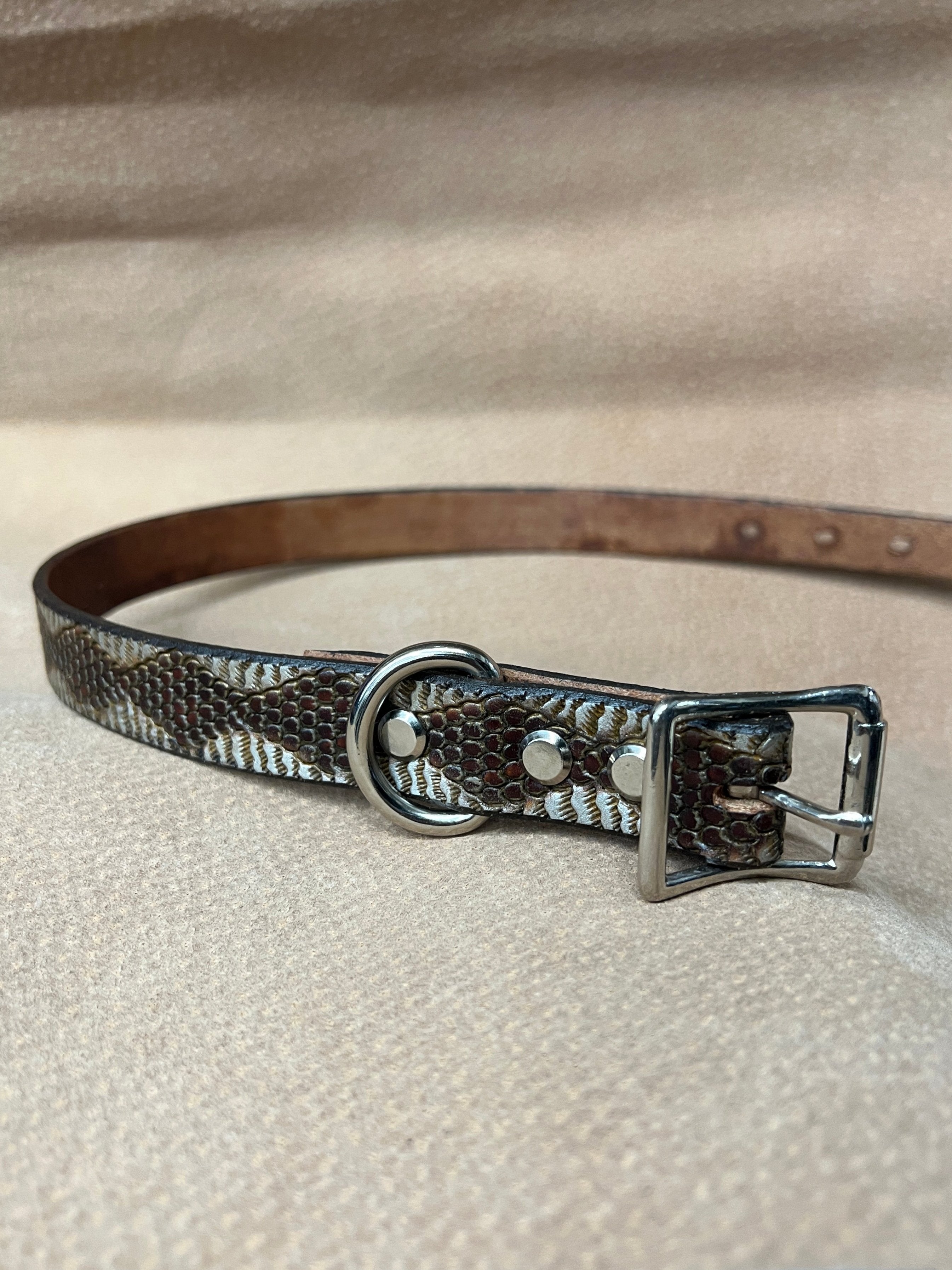 Handmade Leather Dog Collar 22" Neck