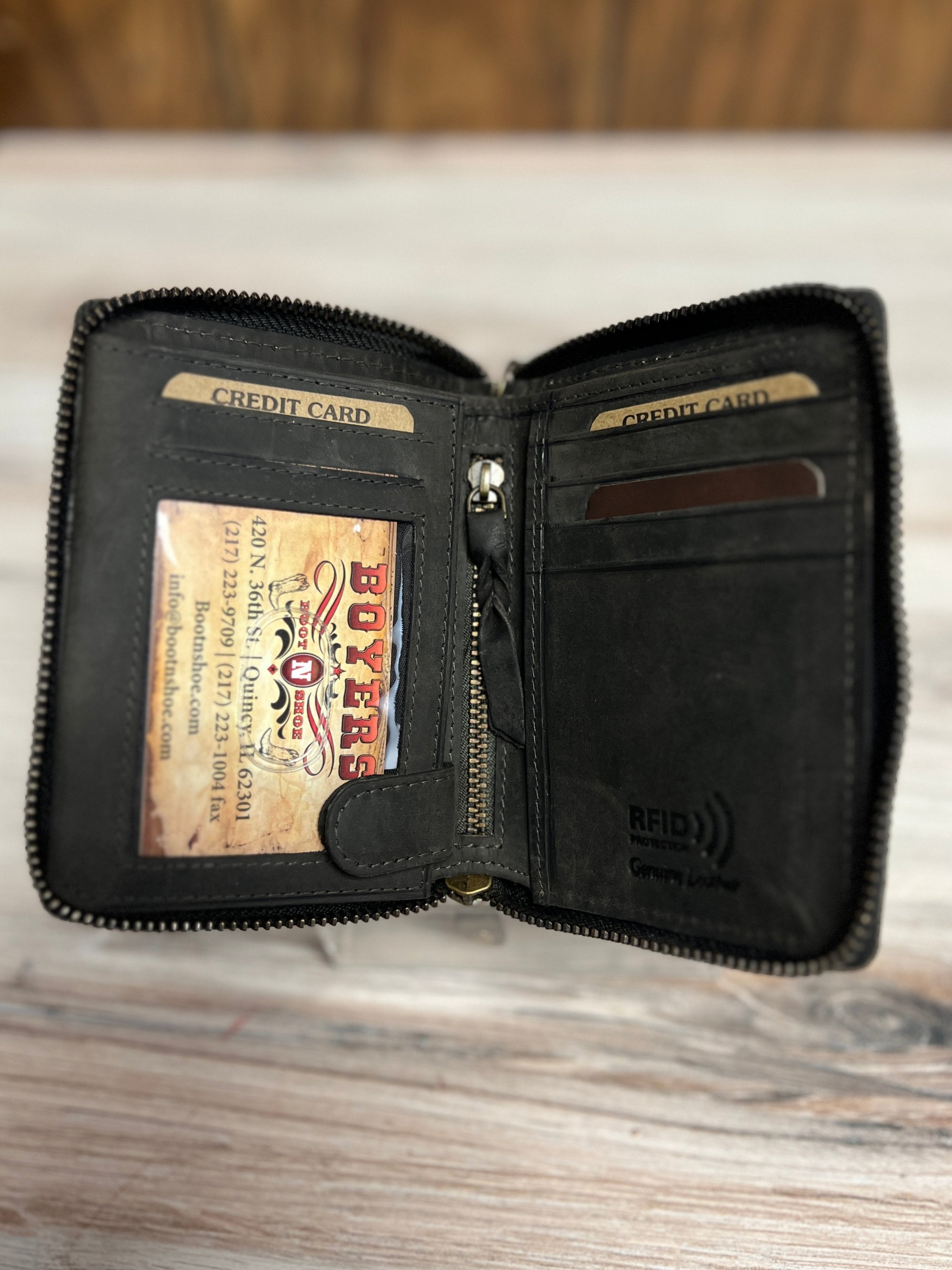 Classic Look Small Trucker Zip Wallet with Chain 51360